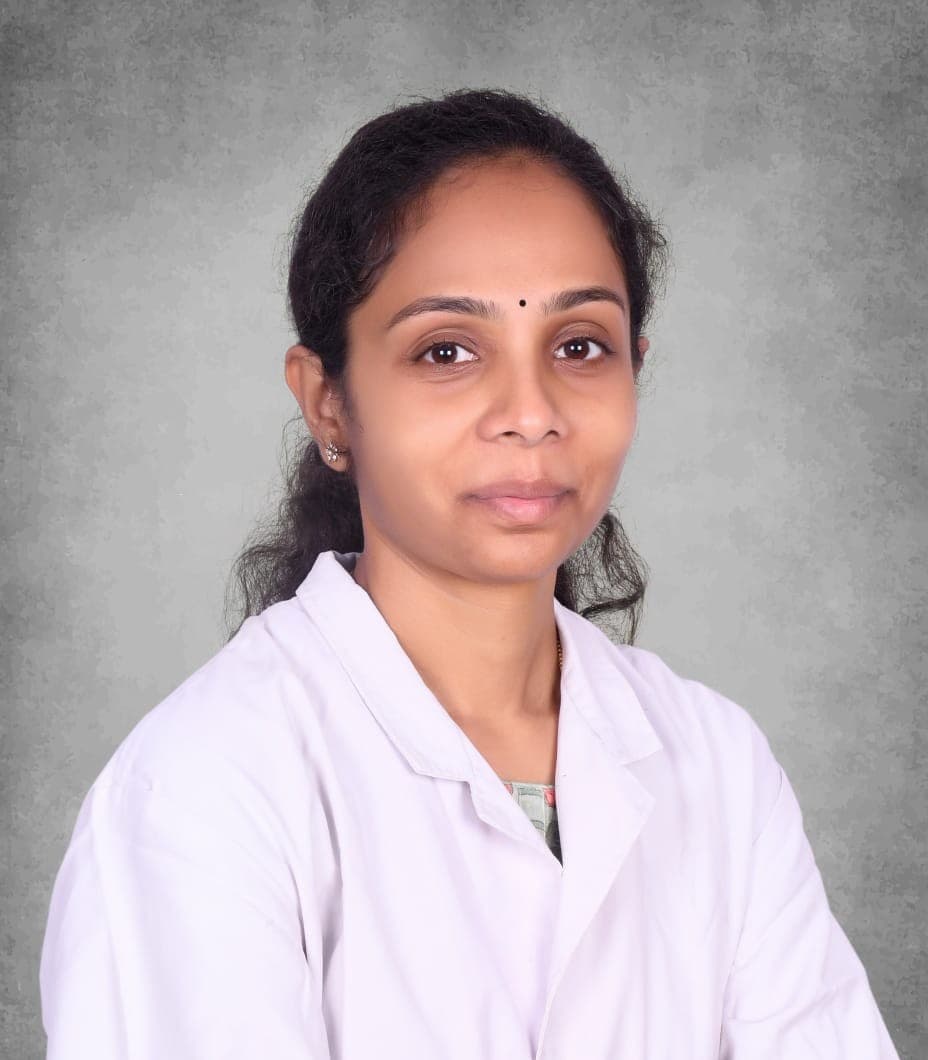 Dr. Indu β Expert Dentist at Makuta Dental Clinic, Visakhapatnam